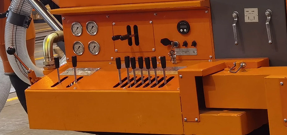 DR-110T side operating console with gauges and manual levers