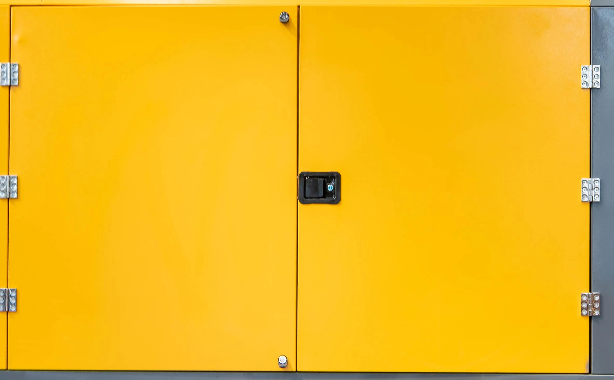 DR-1200A Air Compressor side access doors, hinges and latch