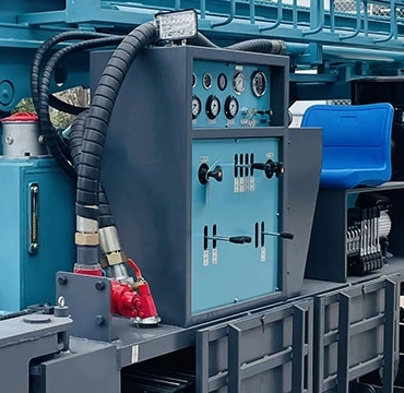 DR-300 box-style operating console and hydraulic lines